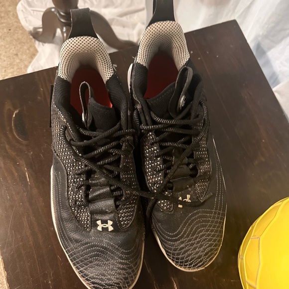 Under Armour Hovr Men’s Baseball Cleats. Sz 12. Metal And Molded Spikes. EUC - Picture 2 of 8